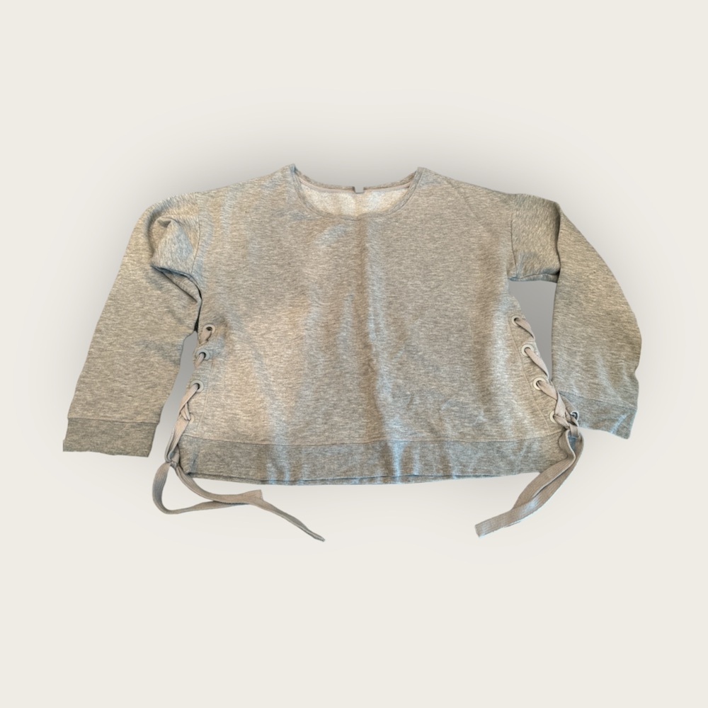 Sweatshirt with side lace up